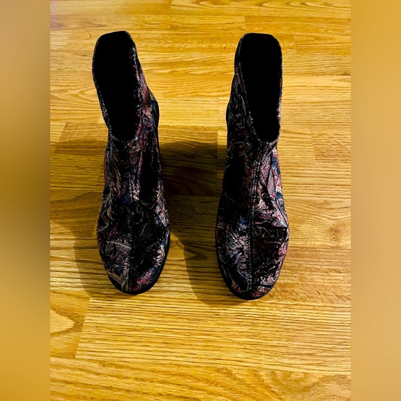 Suede boots - Picture 1 of 6